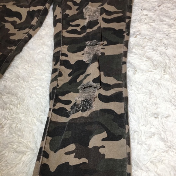 Miley Cyrus Camo Distressed Skinny Jeans - Picture 3 of 4